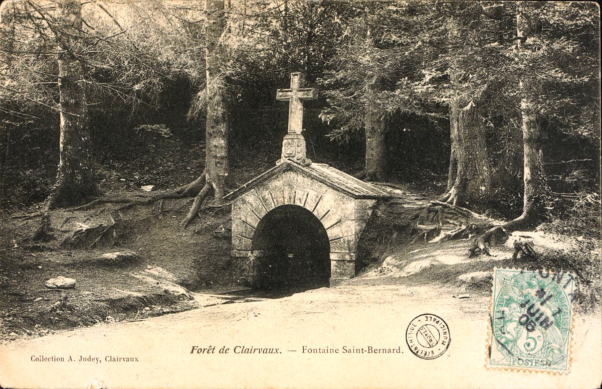 Forêt de Clairvaux - Fontaine Saint-Bernard, début 20e siècle [CP 2408]